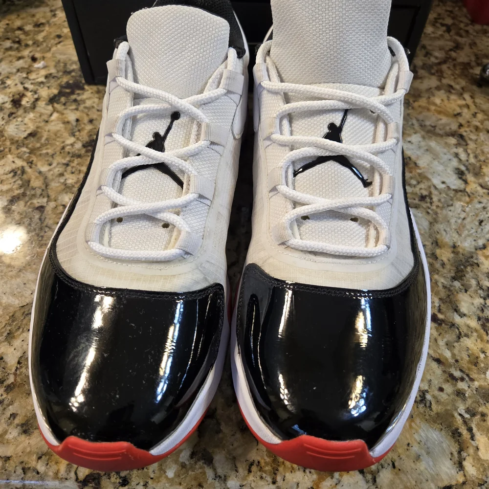 Jordan 11 - Picture 2 of 2
